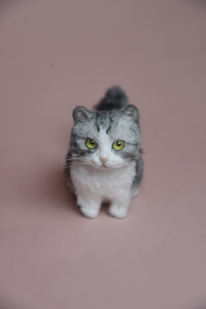 Joybly Miniature Cat Sculpture