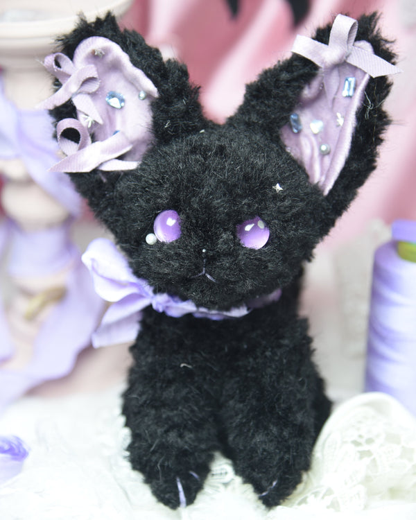 The Wshiper Black & Purple Cat