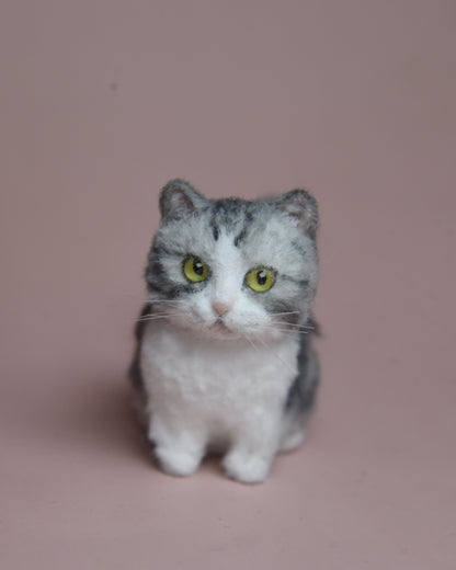 Joybly Miniature Cat Sculpture